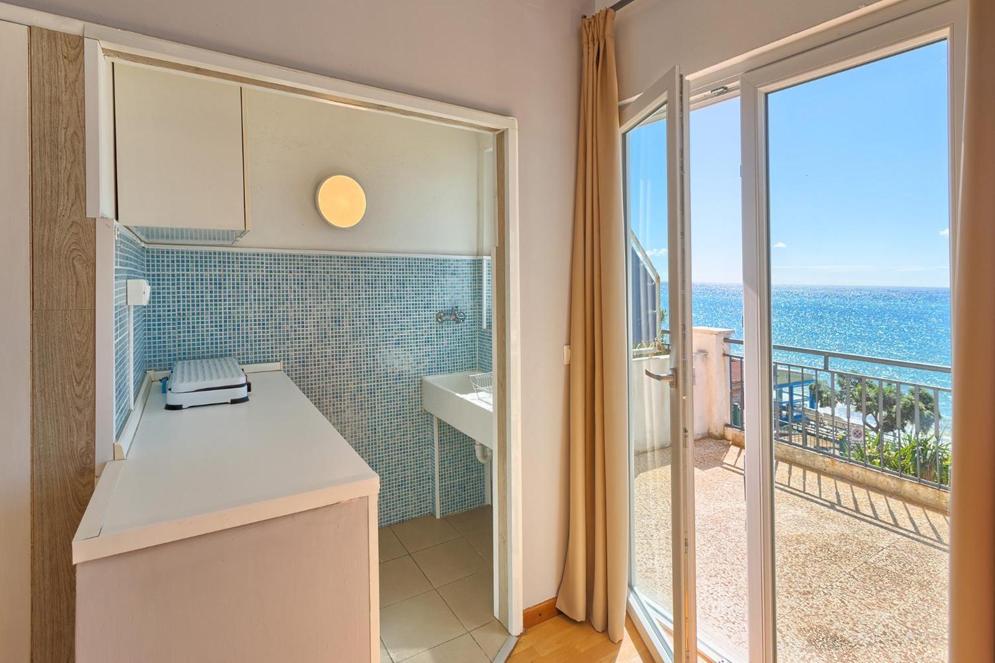 Blue Beach Bussana Nuova Bagian luar foto