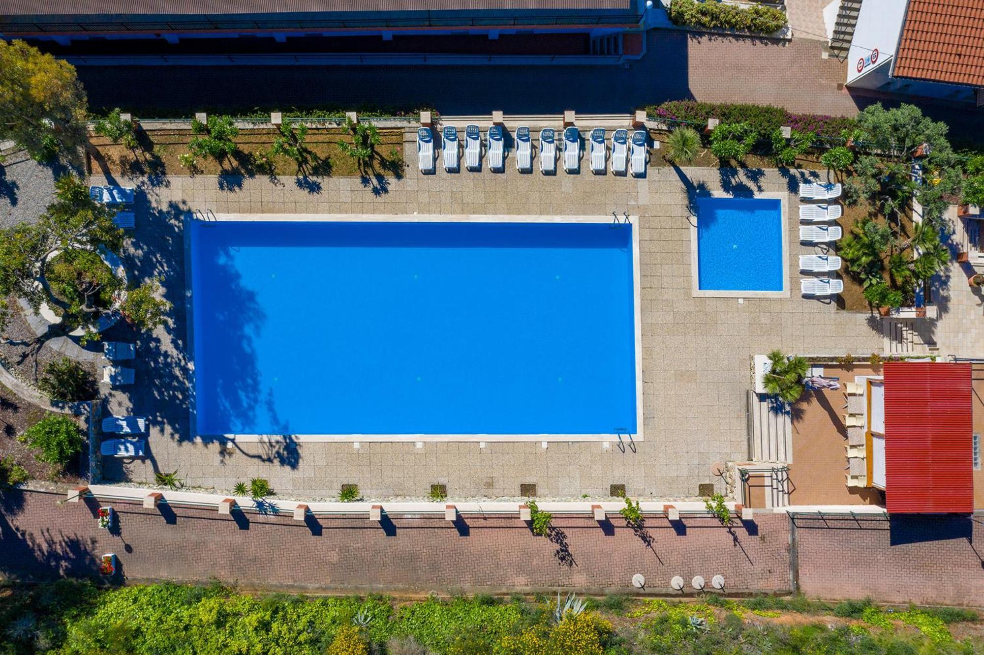 Blue Beach Bussana Nuova Bagian luar foto