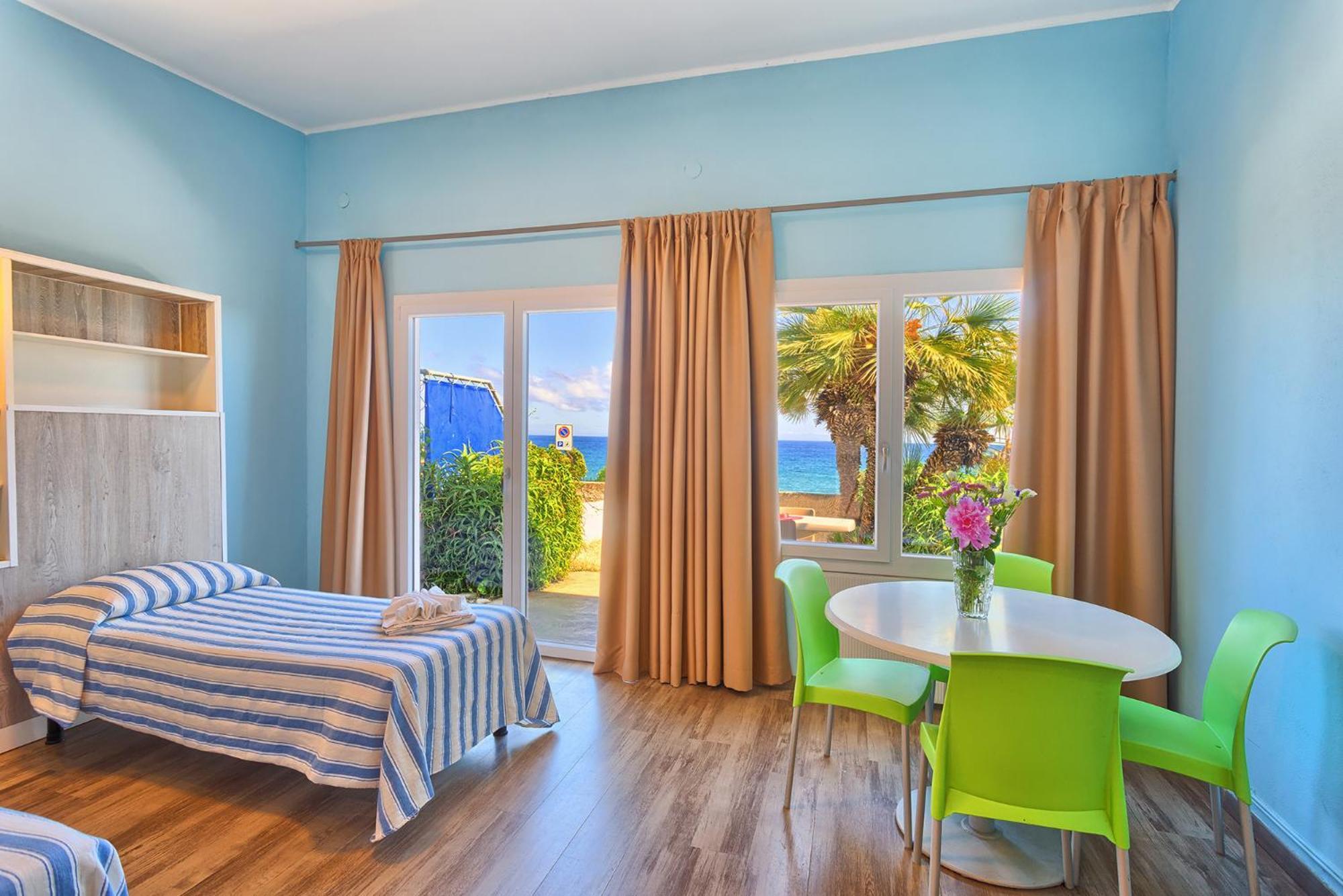 Blue Beach Bussana Nuova Bagian luar foto