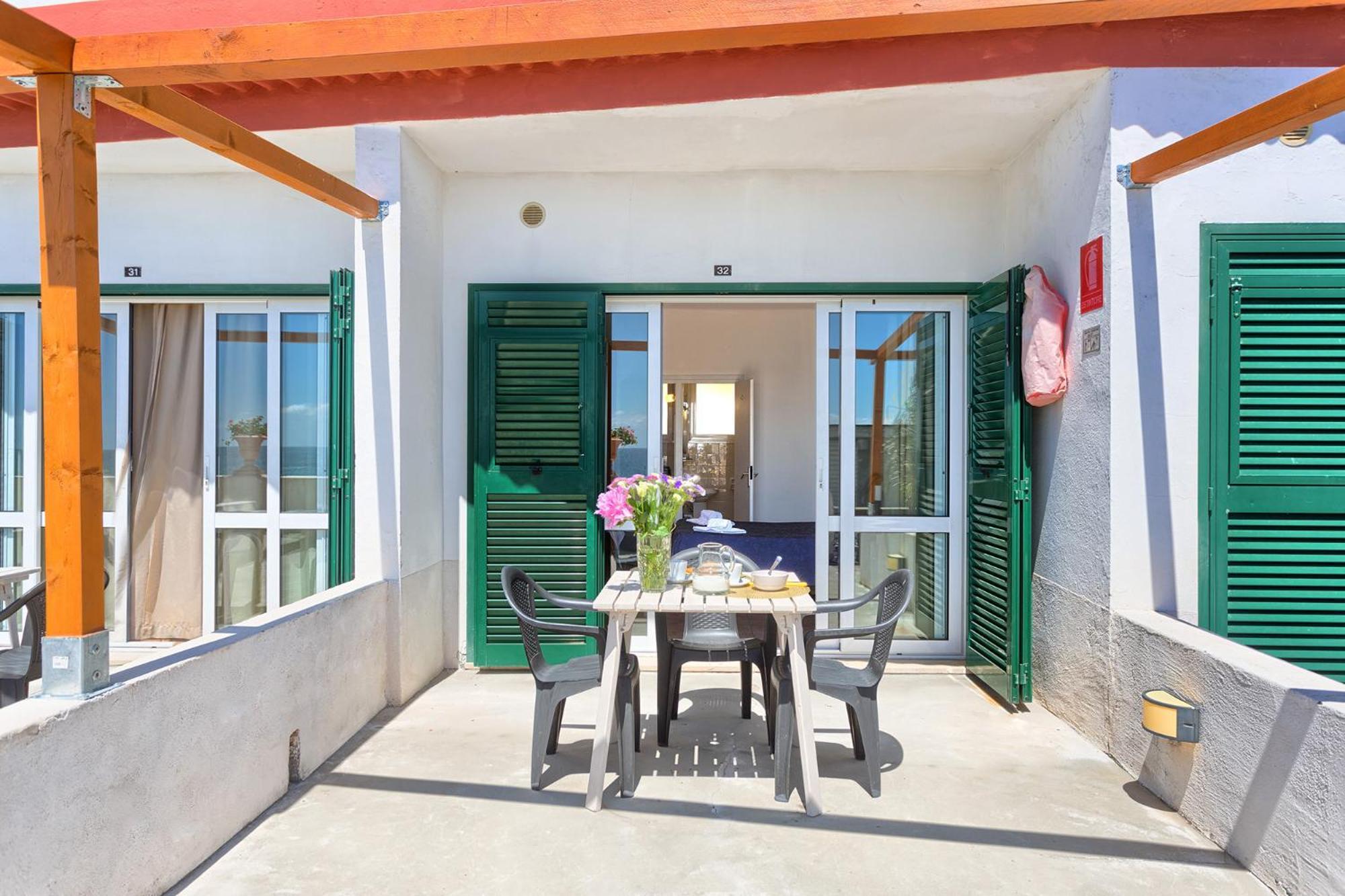 Blue Beach Bussana Nuova Bagian luar foto