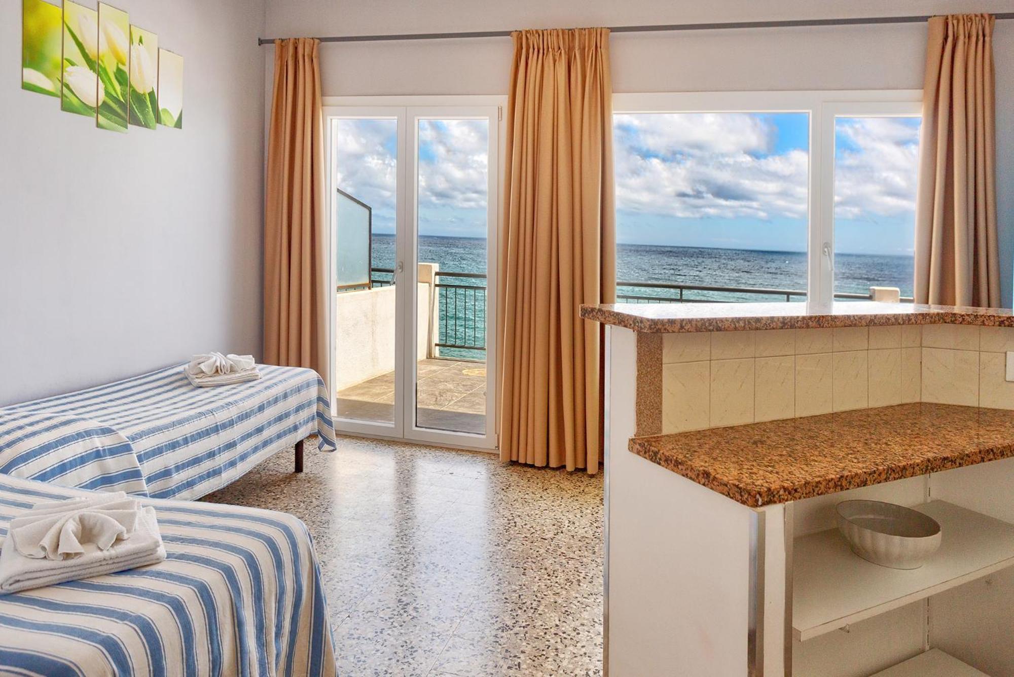 Blue Beach Bussana Nuova Bagian luar foto