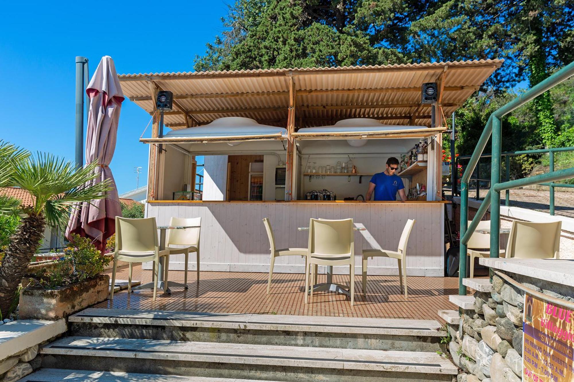 Blue Beach Bussana Nuova Bagian luar foto