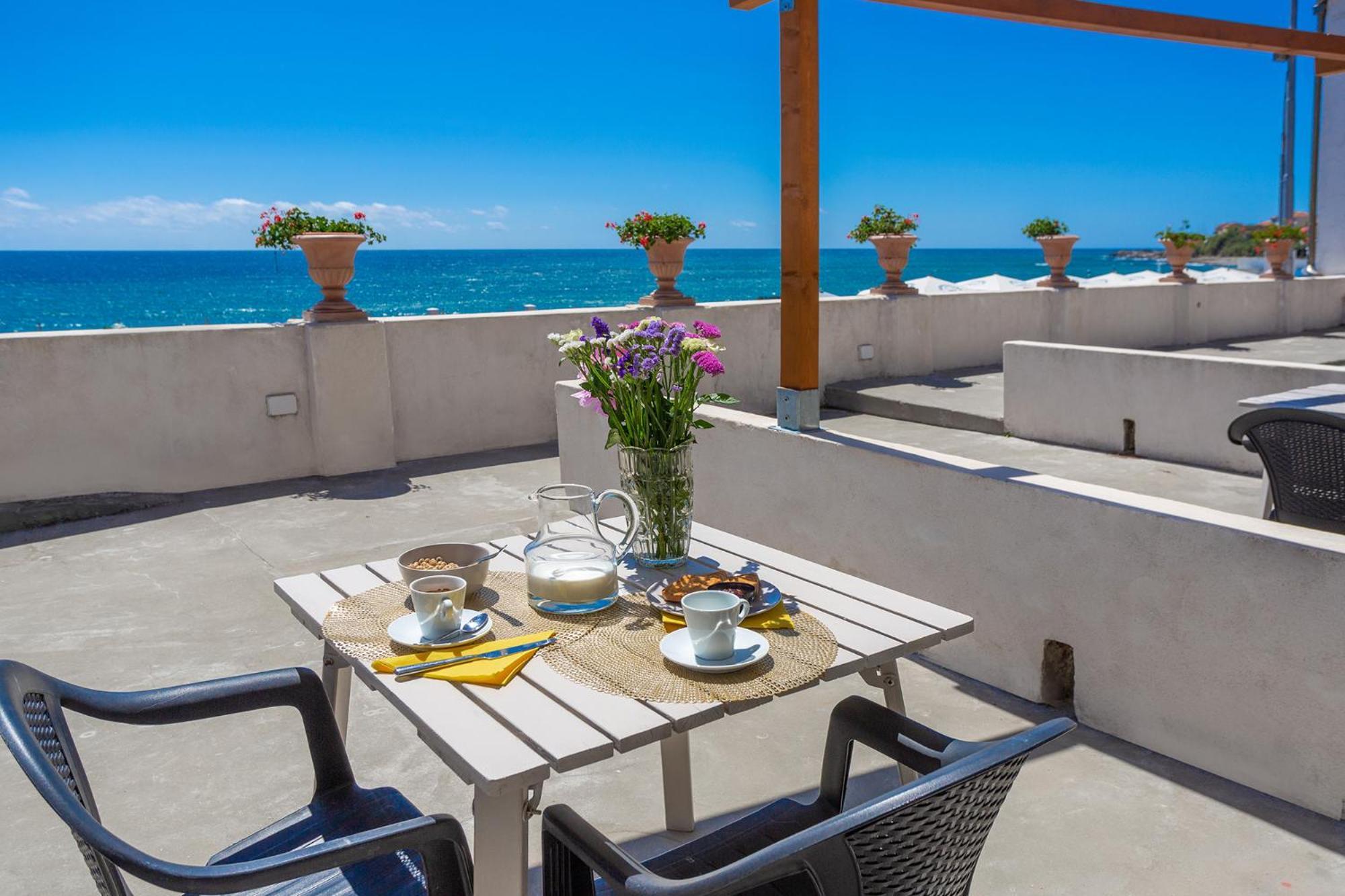 Blue Beach Bussana Nuova Bagian luar foto